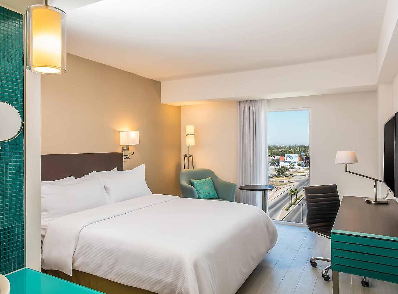 Fiesta Inn Guadalajara Aeropuerto Las Pintas Exteriér fotografie